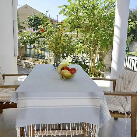 Babis * Longos (Paxos)