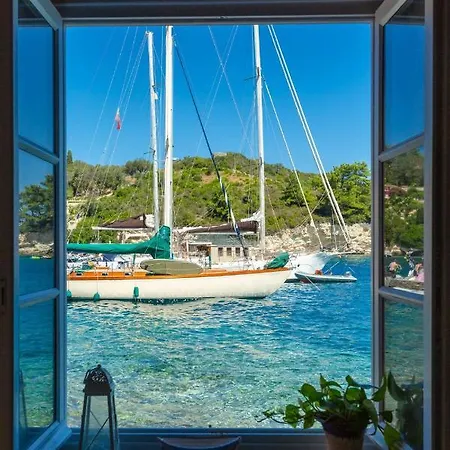 Babis * Longos (Paxos)